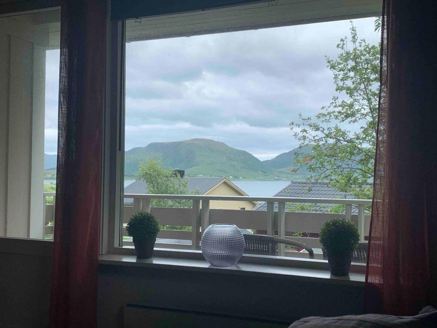 Leilighet Med Balkong Og Havutsikt Pa Napp. Kültér fotó